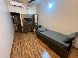 HOTEL NEELAM Inn - - 9