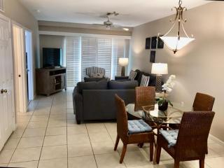 2 Night Stays Welcome! Charming 2 Bed in Olde Marco - Marco Island - 3
