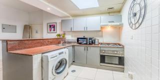 8min Walk from JBR beach Stylish 1-Bedroom Apartment in Dubai Marina - 1