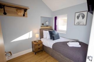 Swansea Modern 4 Bedroom Beach Home with Parking - Swansea - 6