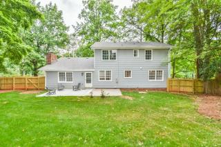 Cozy Home with Arcade, Ping Pong & Fenced Backyard - Lawrenceville - 3