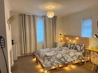 Golden House - Waterbeach - 0