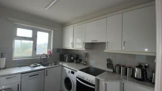 Stunner Sea View 2 bedroom Sleeps 6-Free Parking - Bournemouth - 1