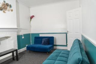 Kyoto Central I 4 BDR House I 50 inch Smart TVs in Rooms I Large Spacious Rooms I Refurbished I Derby City Centre - 4