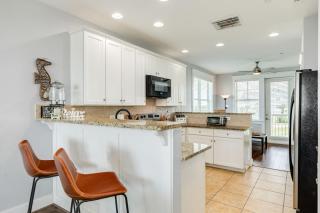 Sunset Vista By the Sea - Sparkling Pool and Bay Views! Enjoy Beach Club - Lazy River - Hot Tub! - Galveston - 2