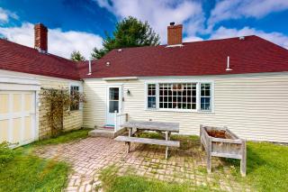 Betty’s Coastal Cape - Hancock - 9