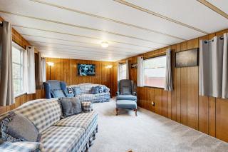 Cozy Dennis Retreat - 5