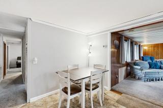 Cozy Dennis Retreat - 1