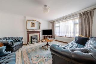 Charming 4-Bedroom Home with Garden - Perfect for Families, Groups & Contractors - Bedford - 0