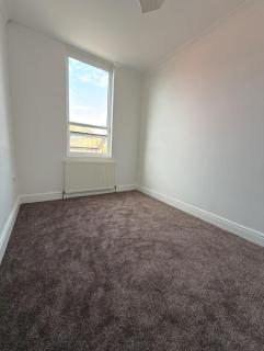 Leeds Serviced Accommodation - Apartments - 3 Bed House-Close To Centre -M621 & M1 - Contractors - Business Travellers - Families - Beeston - 4