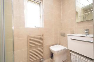 Cozy 1-Bedroom Apartment Near Stoke Mandeville Hospital - Sleeps 4 - Buckinghamshire - 4