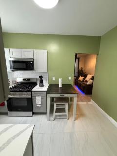 A Taste of Honey -Attn Professionals - 2 Bdrms - Union City - 1