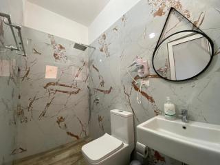 Gray&Oli Studios - Valona - 1
