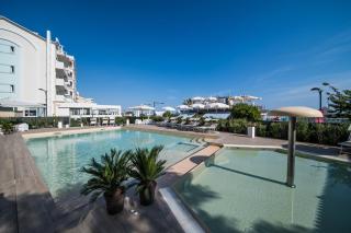 Appartamenti Diffusi di Villa Fiorita con accesso alle PISCINE della struttura principale - Cattolica - 9