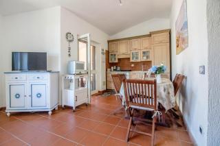 GuestHost - Seaside Apartment with Parking - Cannigione - 9