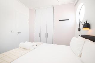 Flamingo 801 - Top Floor Sea Point Apartment with Daily Housekeeping - 6