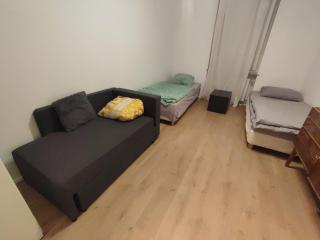 3 Floor XXL House, 7 Rooms, 2 Kitchen, 15 Minutes to Frankfurt, Washing Machine - 2