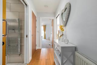 1 Bedroom Apartment near City Airport - 4