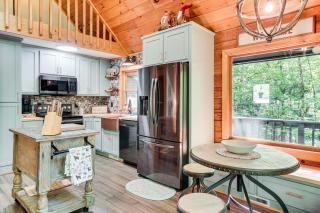 5 Mi to Helen: Hideaway w/ Deck & Grill! - 4