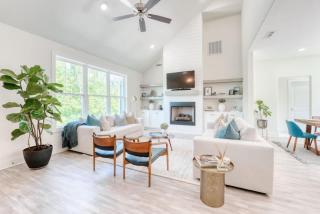 Modern Escape - Bella Vista Trails & Comfort - 0