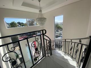 Luxurious Penthouse Getaway ! - 2