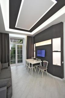 apartment in the opera - 0