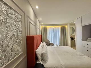 Ideal Location With Huge Terrace & Great View - Medellín - 3