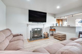 8 Mi to Dtwn Home with Fireplace and Games in LA! - Los Angeles - 8