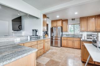 8 Mi to Dtwn Home with Fireplace and Games in LA! - 3