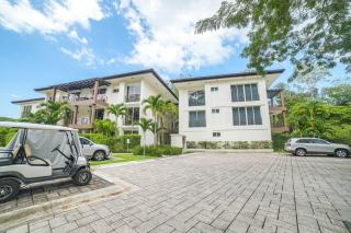 CR Luxury La Estancia Floresta #05 3 Bdrm - La Mona - 0