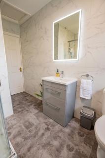 Galway City 3 Bed With Free Parking - Galway - 4