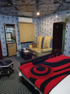 GOLDENCASTLE HOTel - Sargodha - 3