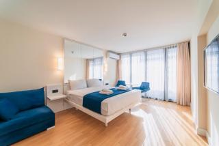 Eleven Way Host - 3