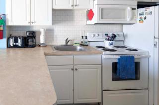 Coastal Condo with Pool, 1 Block to Wildwood Beach! - Wildwood - 4