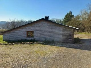 Chalet avec bain à remous à Saint-Loup-Terrier - - 8