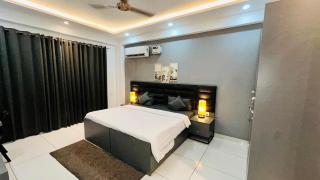 Liv Regalia - Corporate Bizz near One Horizon on Golf Course Road - 7
