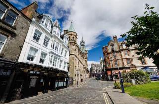 Stylish 2-Bed Apartment in the Heritage Quarter - Dunfermline - 6