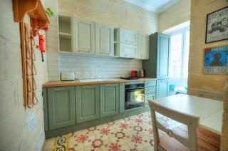 Traditional townhouse near seafront, roof terrace RTHE1-1 - 7