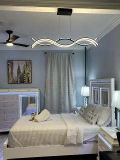 Sweet Diamonds & Adventures 10 Mins To NYC - 5