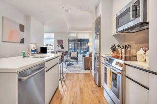 Spacious Apt Full Kitchen In Seaport - Boston - 4