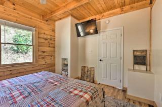 Private Mountain Creekside Cabin, with Hot Tub - Purlear - 4