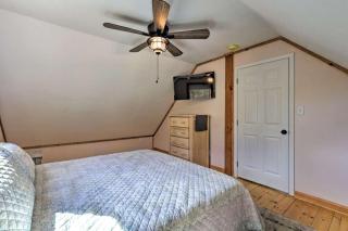 Private Mountain Creekside Cabin, with Hot Tub - Purlear - 1