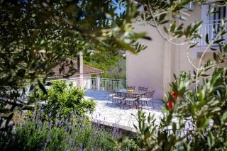 Apartment Skalin - Modern Comfort with a Local Touch - Rogotin - 0