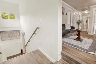 Judkins Private Unit Near Downtown & Light Rail - Downstairs - 1