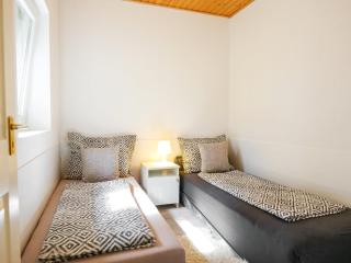 Mia Cottage - 2