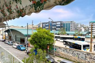 Stylish & Bright Flat Across Metro - 8' to Center - 5