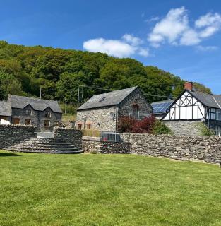 Cosy Barn - Sleeps 8 Hot Tub & Countryside Views - Corwen - 1