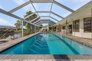 Villa Blue Marlin Waterfront Pool Dock Retreat - Cape Coral - 0