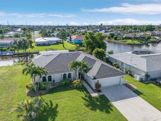 Villa Blue Marlin Waterfront Pool Dock Retreat - Cape Coral - 8