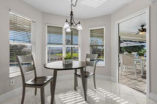 Villa Blue Marlin Waterfront Pool Dock Retreat - Cape Coral - 1